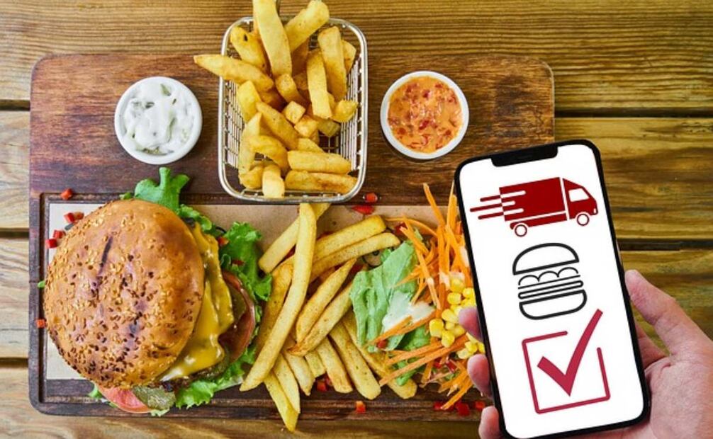 Los pequeños restaurantes han logrado aumentar su alcance y atender pedidos, destacándose por la variedad de platillos típicos como tacos y hamburguesas. Foto: Pixabay