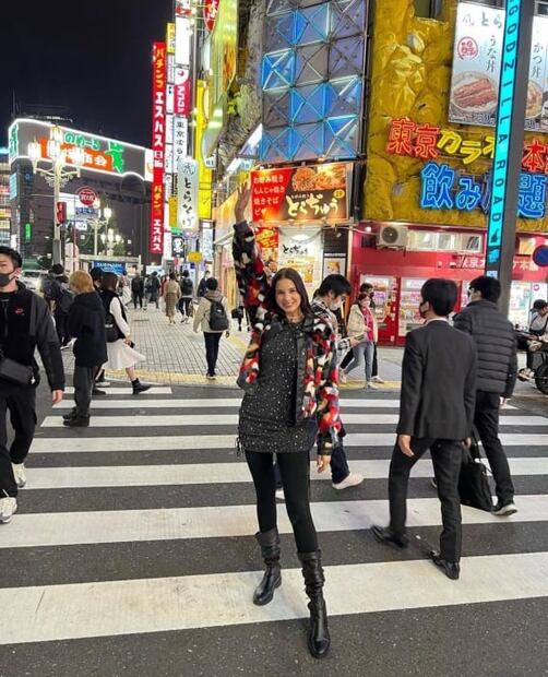 Los looks de Ary Tenorio, novia de Luisito Comunica, en Japón
