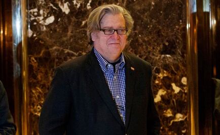 Legisladores demócratas piden a Trump que destituya a Stephen Bannon 