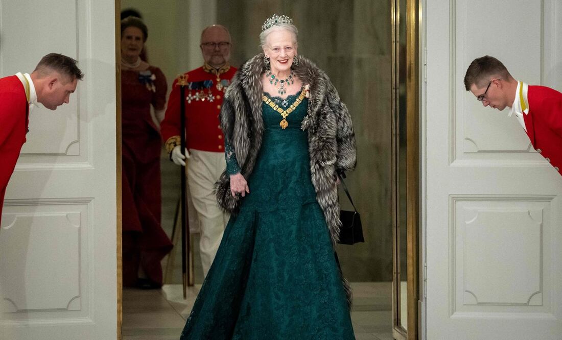 La reina Margarita II de Dinamarca llega para un banquete estatal al castillo de Christiansborg en Copenhague el 6 de noviembre de 2023, con motivo de una visita de la pareja real de España a Dinamarca. Foto: AFP