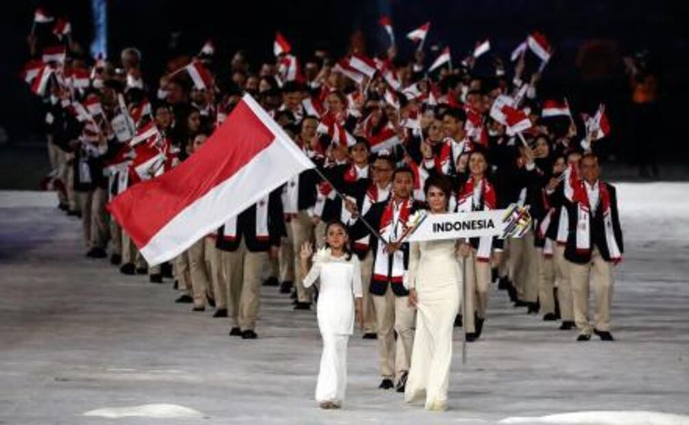 Malasia se disculpa por "voltear" bandera de Indonesia