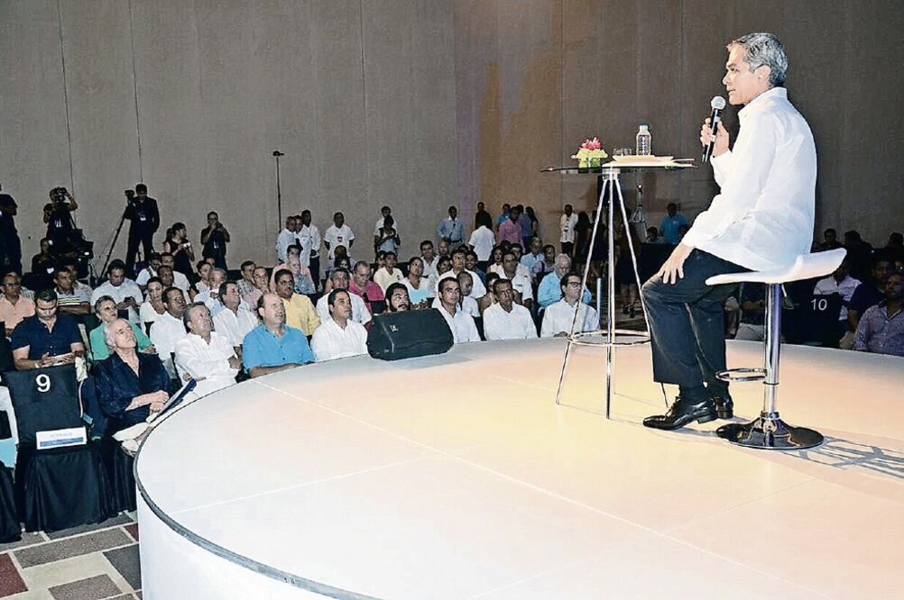 El jefe de gobierno participó en el encuentro Era Familiar Princess 2016, celebrado en Acapulco, Guerrero (ESPECIAL)