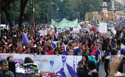 Con marcha "Ni Una Menos", feministas se manifiestan contra la violencia a la mujer