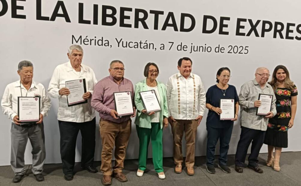 Periodistas galardonados por el Gobierno de Yucatán (06/06/2025). Foto: Especial