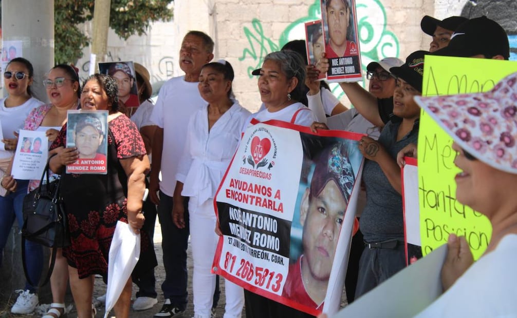 Madre buscadora recorre las calles donde fue visto su hijo por última vez, hace 15 años (29/06/2025). Foto: Francisco Rodríguez / EL UNIVERSAL