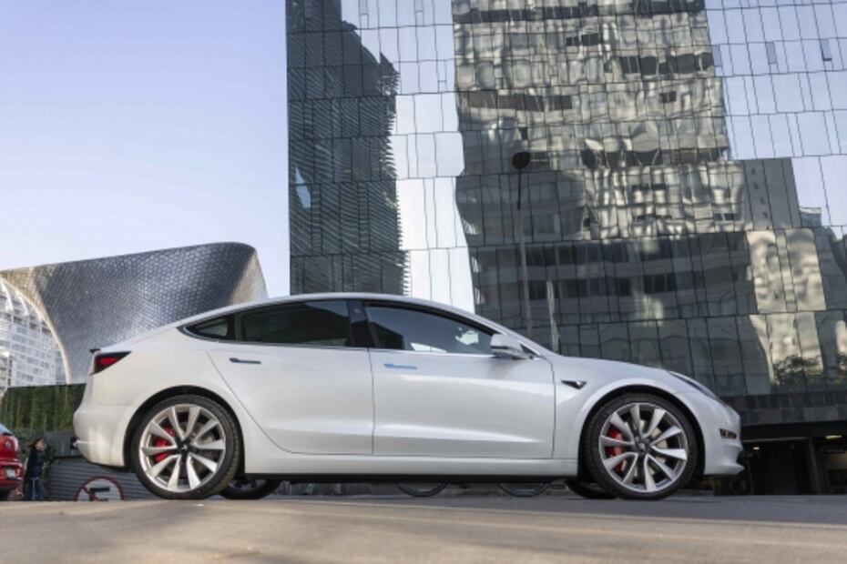 Así es manejar un Tesla Model 3 en México