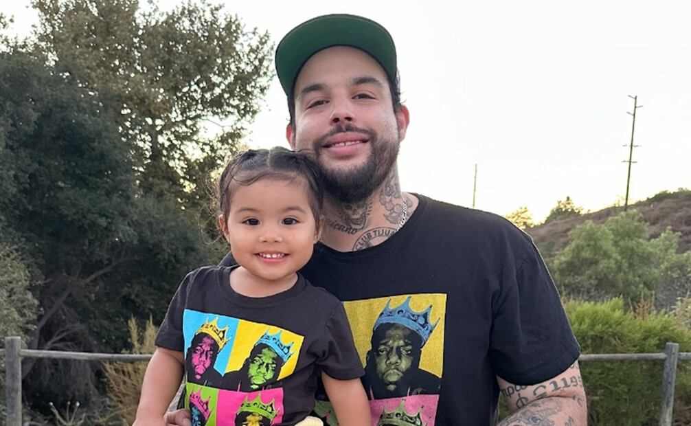 Emiliano Aguilar, el hijo mayor de Pepe Aguilar con su hija Ángela.