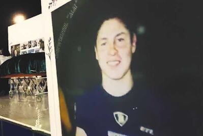 Bucaneros de Satélite rinden homenaje a su quarterback asesinado