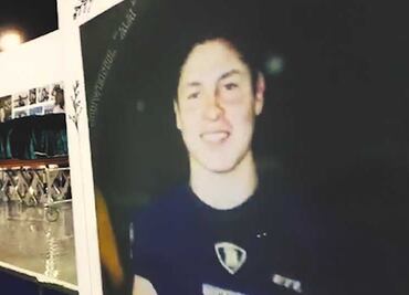 Bucaneros de Satélite rinden homenaje a su quarterback asesinado