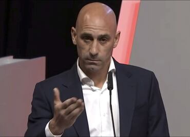 Luis Rubiales renuncia como presidente de la Federación Española y las redes lo celebran