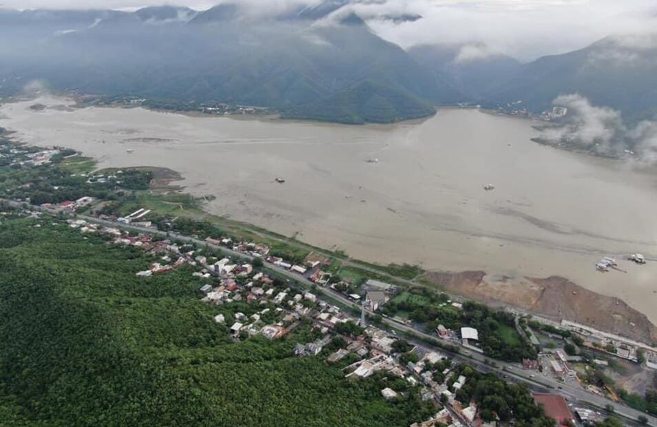 Para evitar que siga la reducción del agua disponible en las tres presas, ante la entrada de la temporada de calor, el funcionario exhortó a la población metropolitana a disminuir el consumo evitando despilfarros. Foto: Especial