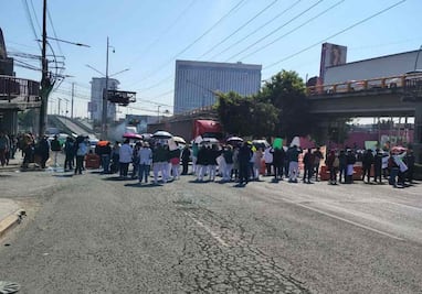 Trabajadores del IMSS-Bienestar se manfiestan en Naucalpan; exigen mejores condiciones laborales y destitución del coordinador estatal