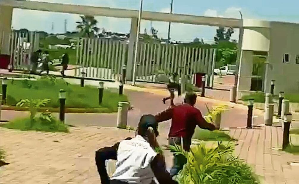 Una mujer captó a militares cuando ingresaban al hospital general IMSS-Bienestar. Foto: tomada de video