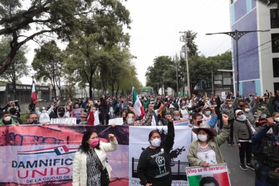 Damnificados de Multifamiliar Tlalpan recuerdan a fallecidos en sismo de 2017