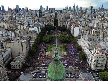 PIB de Argentina cae 5.1% interanual en primer trimestre de 2024