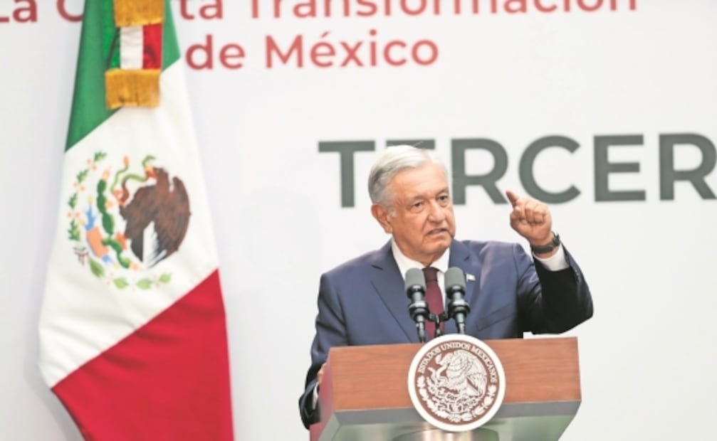 Los 13 informes de AMLO, desde un Zócalo abarrotado hasta en privado por la pandemia