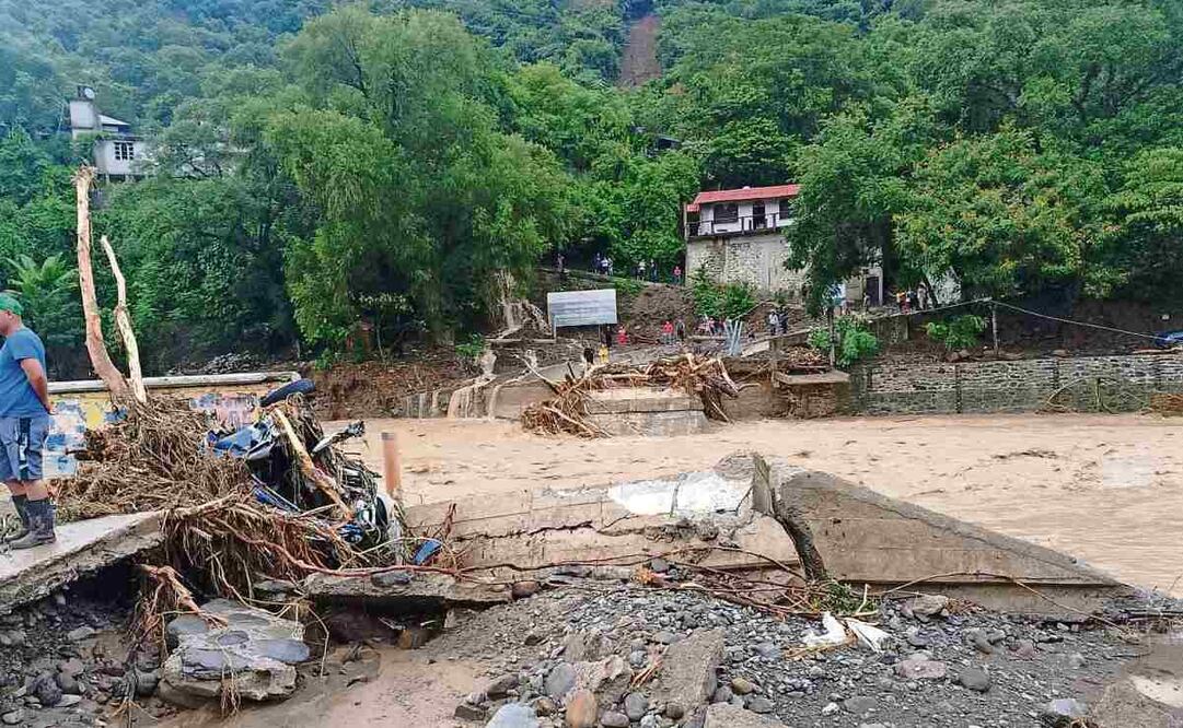 Maestros que quedaron atrapados en comunidades de la huasteca veracruzana lograron grabar mensajes gracias a una planta de luz. Foto: Especial