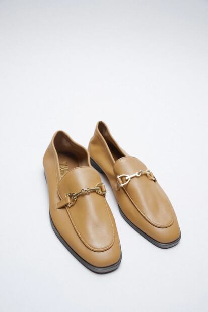 Zapatos bajos que te ayudan a verte más alta y en tendencia