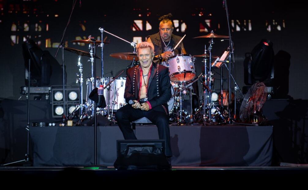 El cantante y músico inglés Billy Idol se presentó en el Estadio Alfredo Harp Helú. Foto: Ocesa