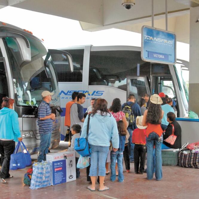 Aspecto de la central de camiones de Reynosa, Tamaulipas, destino del camión de pasajeros del que fueron bajadas 22 personas la semana pasada. SANDRA TOVAR. EL UNIVERSAL Aspecto de la central de camiones de Reynosa, Tamaulipas, destino del camión de pasaj