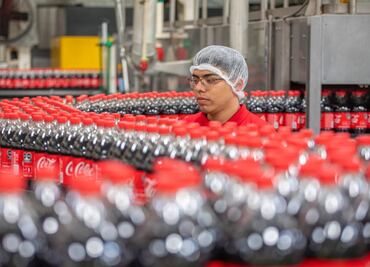 Coca-Cola gana 3.335 mdd en primer trimestre; afirma que impacto de la guerra comercial "es manejable"