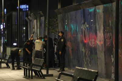 Amurallan primer cuadro de la CDMX previo a marcha feminista