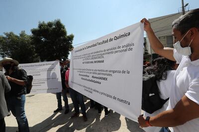Se manifiestan a favor del director de facultad de Química en la UAEMex; niegan las acusaciones de acoso 