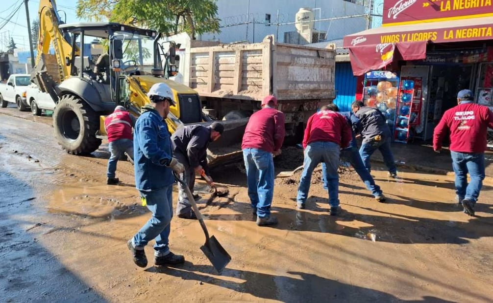Sistema Barrientos registra fuga de agua potable en una tubería en el municipio de Atizapán de Zaragoza.
Foto: Especial.