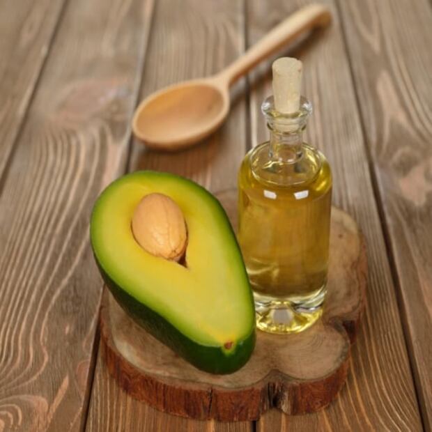 Por qué el aguacate puede restaurar tu piel y pelo al instante 
