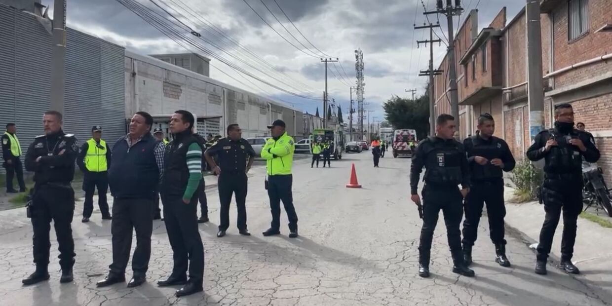 Al lugar llegaron bomberos, así como elementos del servicio de urgencia del Edomex y de la Cruz Roja. (Foto: Claudia González)