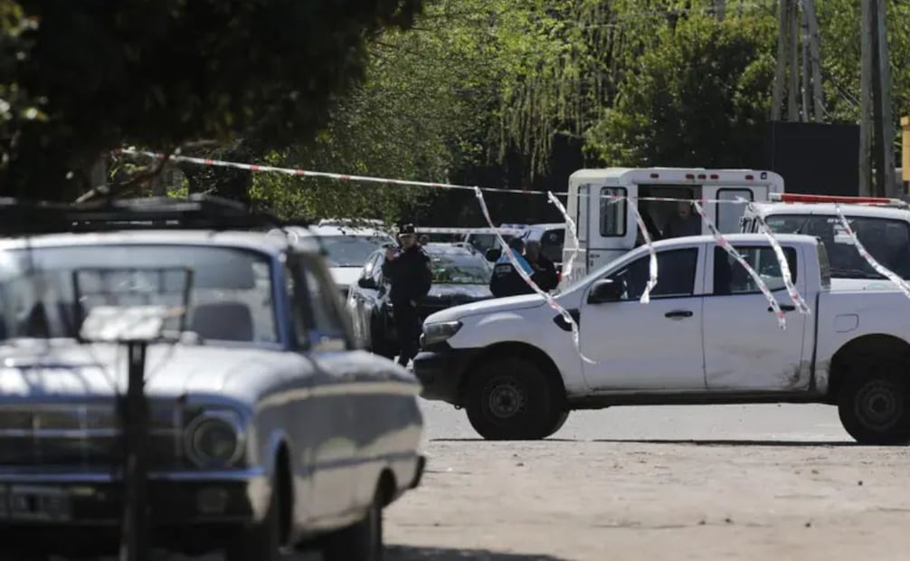 La zona del crimen resguardada por la policía el día del hallazgo de los cuerpos. (25/09/25) Foto: La Nación