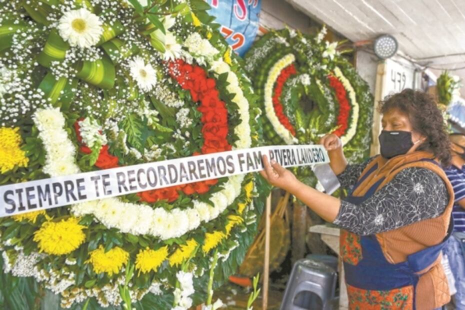 "Si no te mata el virus, lo hace el hambre": Floristas ven crecer sus ventas... y contagios
