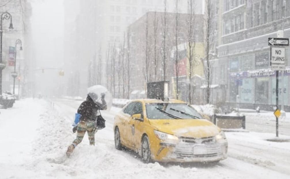 Así se ve Nueva York por la tormenta invernal que azota el noreste de EU