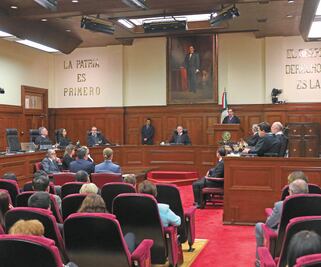 Inhabilitan a magistrado por venta de información