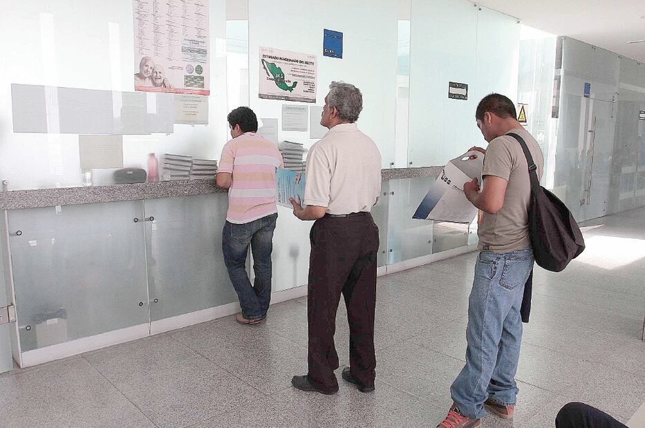 Consar afirmó que ha disminuido aproximadamente 40% el volumen de recursos retirados por desempleo.. Foto: ARCHIVO EL UNIVERSAL
