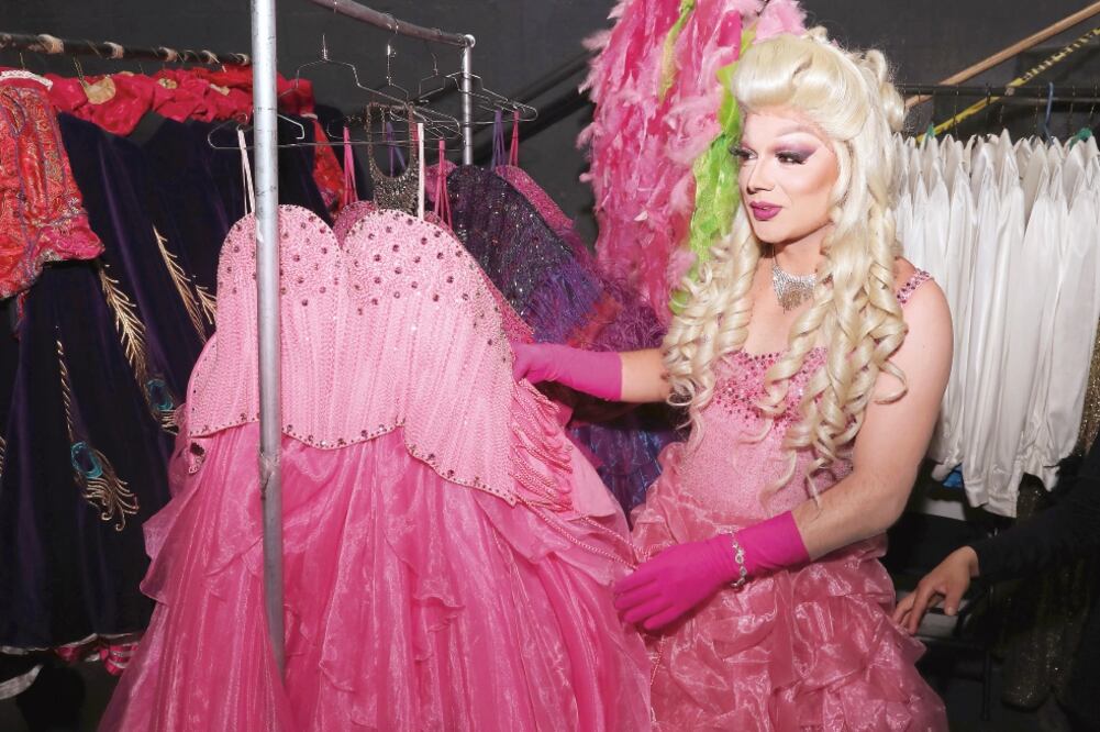 Inspiración. El maquillaje de algunos personajes se basó en el show RuPa ul Drag Race. (ARIEL OJEDA. EL UNIVERSAL)