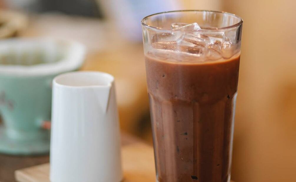 Qué pasa si tomas leche con chocolate a diario. Foto: Pexels