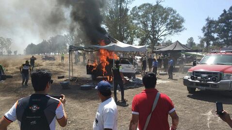 Se incendia auto de piloto mexicano en Rally de Guanajuato