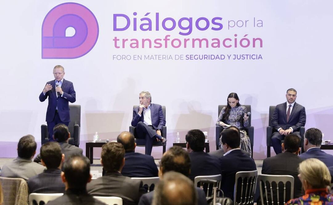 Arturo Zaldívar en el foro Diálogos por la transformación / Foto: Especial