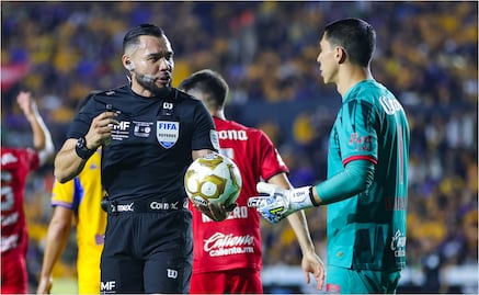 Polémica arbitral del Gato Ortiz protagoniza la Final de la Liga MX de entre Tigres y Toluca