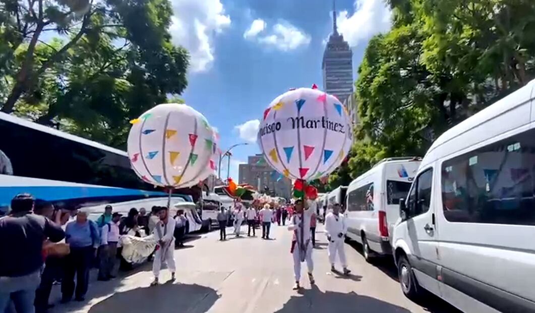 Avenida Juárez es una fiesta con música y baile