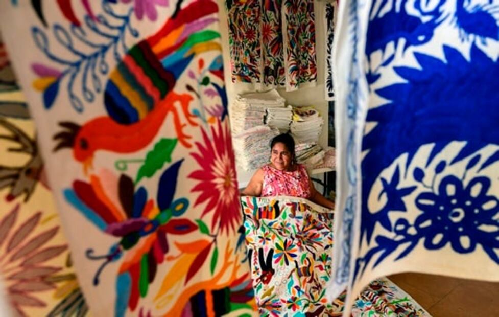 Carolina Herrera indigna a indígenas mexicanos al usar su iconografía