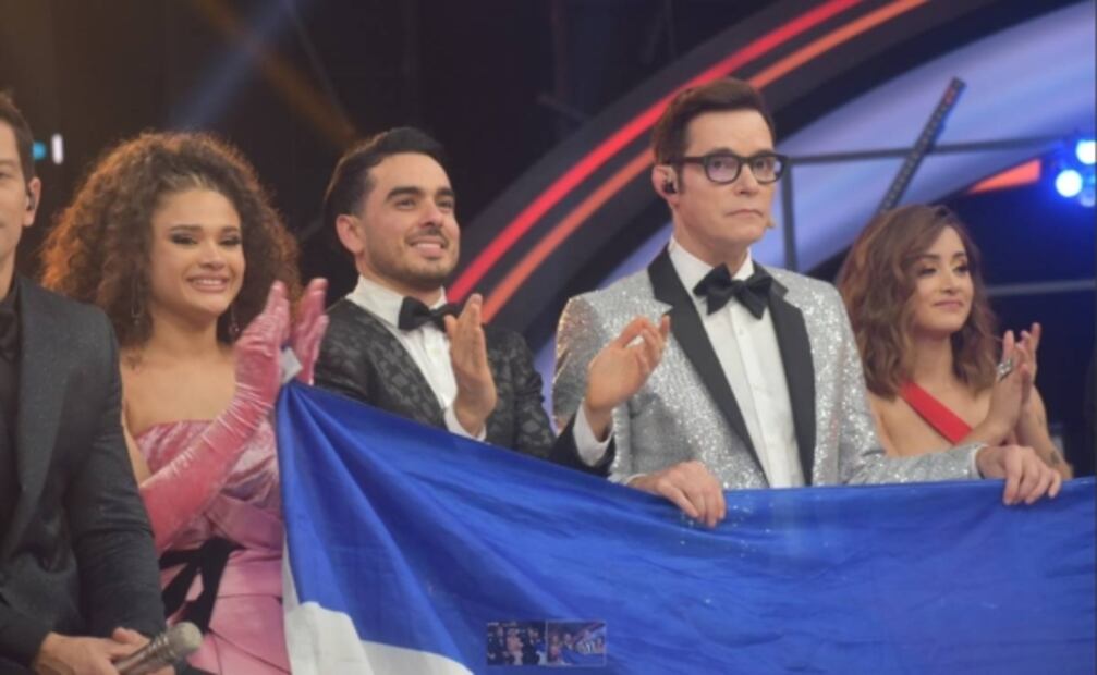 ¿Qué le regaló Alexander Acha a los finalistas de "La Academia"?