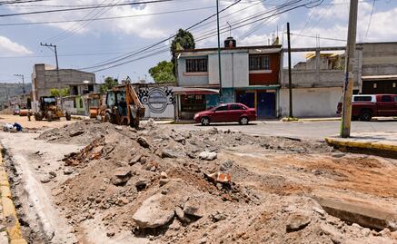 Paso del Trolebús en Chalco daña el pavimento en avenida