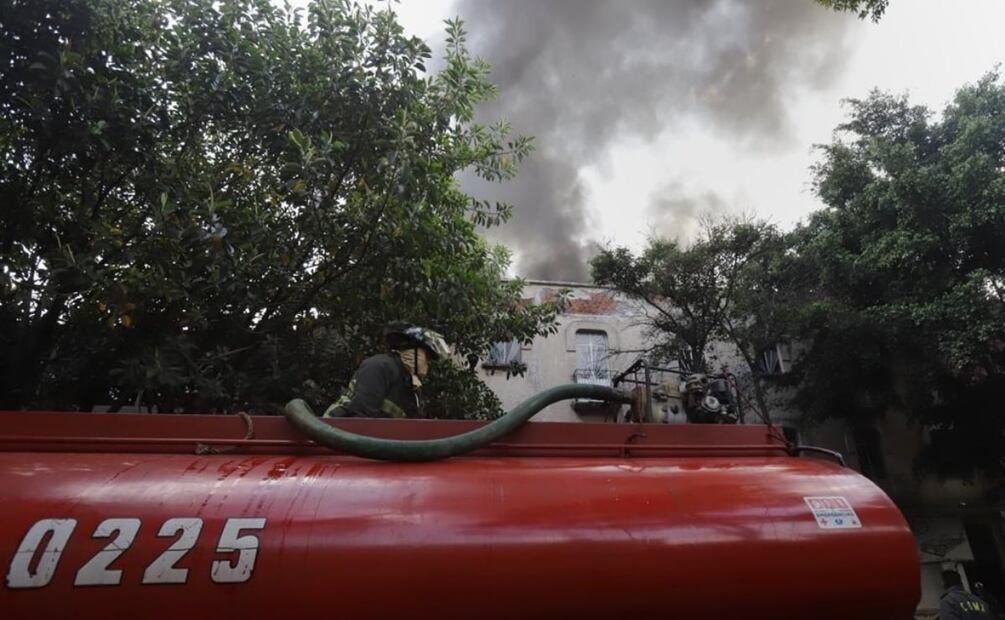 En el lugar participaron elementos del Heroico Cuerpo de Bomberos y Bomberos de la Ciudad de México. Foto: Fernanda Rojas