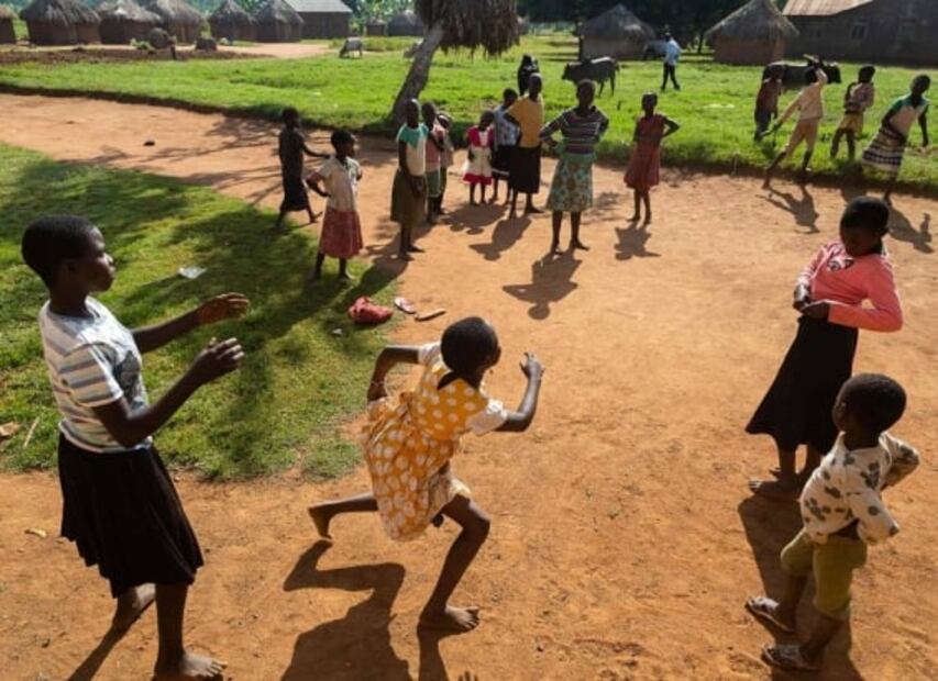 "Al principio era broma", dice padre de 102 hijos en Uganda que no recuerda sus nombres