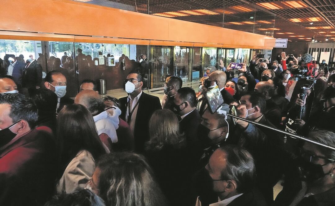 Trabajadores del Sindicato de la Cámara de Diputados, encabezado por Jesús Aguilera, protestaron por falta de pagos. Foto: Galo Cañas. CUARTOSCURO