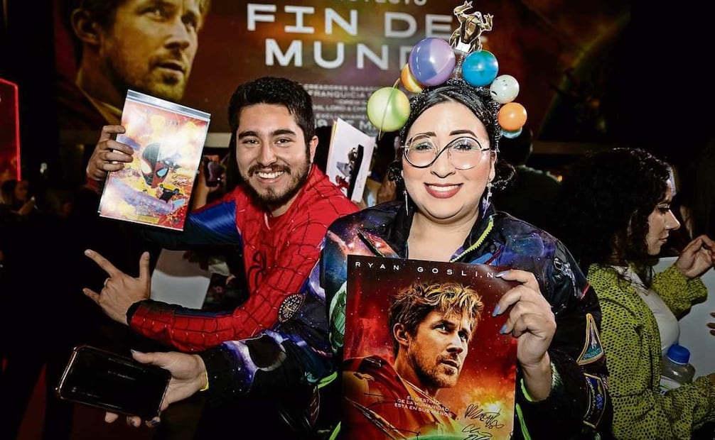 Algunos fans y creadores lograron tener acceso a la alfombra. Foto: Hugo Salvador / EL UNIVERSAL