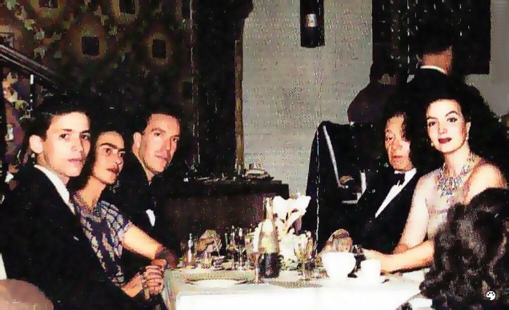 El Patio fue uno de los centros nocturnos más famosos del país. En esta foto aparecen María Félix, Frida Kahlo y Diego Rivera como comensales. Foto: Cortesía