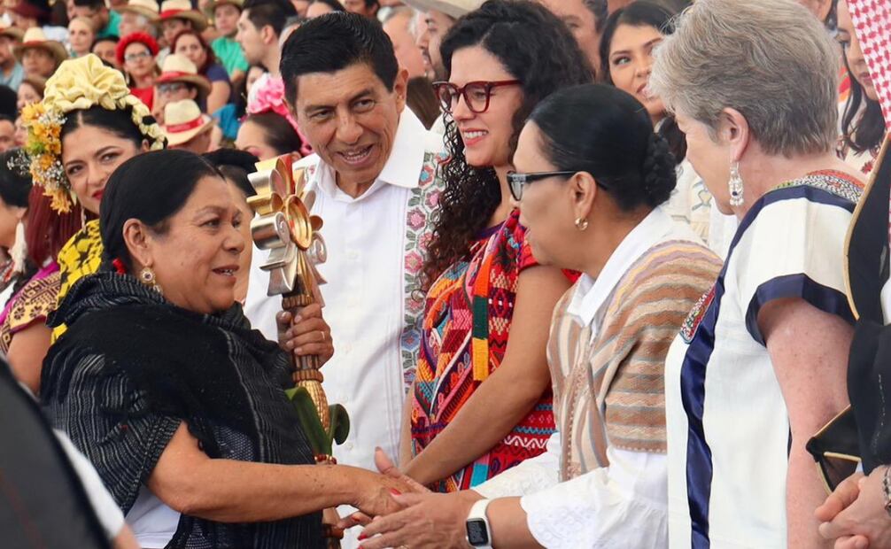 Secretarias de Estado en la Guelaguetza. Foto: X @rosaicela_